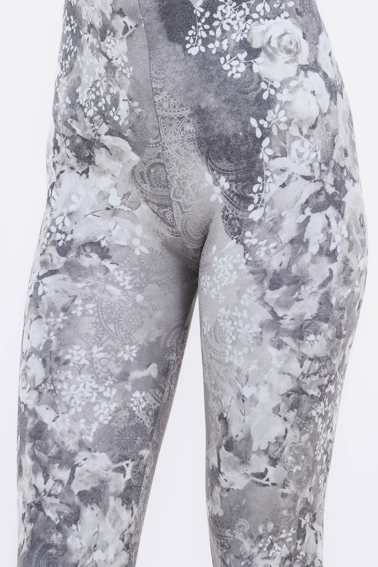 M.Rena - Watercolor Roses and Confetti Foliage Pattern Leggings (HV): Full Length / Plus Size / Wind Chime